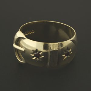 9ct Yellow Gold Garnet Buckle Ring