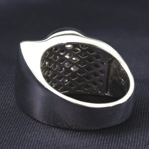 18ct White Gold 1.70ct Diamond Buckle Ring