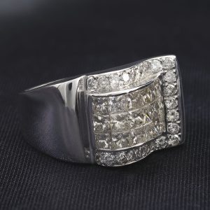 18ct White Gold 1.70ct Diamond Buckle Ring