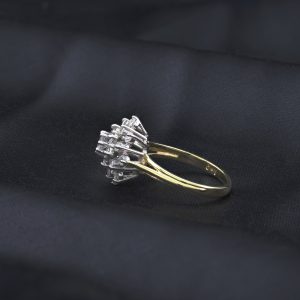18ct Yellow Gold 1.00ct Diamond Cluster Ring