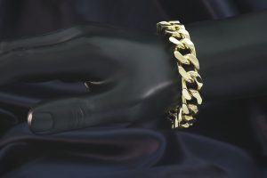 9ct Yellow Gold Curb Bracelet 8&#8243; 13mm