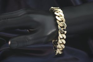 9ct Rose Gold Curb Bracelet 9&#8243; 15.5mm