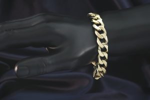 9ct Yellow Gold Curb Bracelet 8&#8243; 12mm