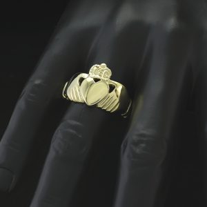 9ct Yellow Gold Claddagh Ring