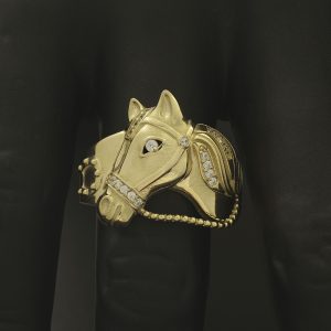 9ct Yellow Gold Gemstone Horse Ring