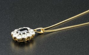 18ct Sapphire And Diamond Cluster Pendant &#038; 9ct Chain