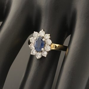 18ct Yellow Gold Sapphire &#038; Diamond Cluster Ring