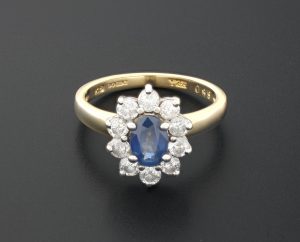 18ct Yellow Gold Sapphire &#038; Diamond Cluster Ring