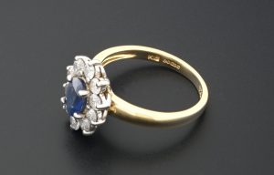 18ct Yellow Gold Sapphire &#038; Diamond Cluster Ring