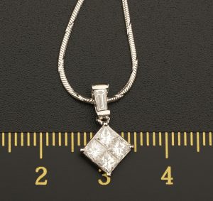 18ct White gold 0.55ct four Princess cut diamond pendant &#038; 14ct Chain