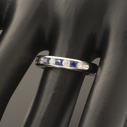 18ct White Gold Diamond & Sapphire Eternity Ring - Image 5