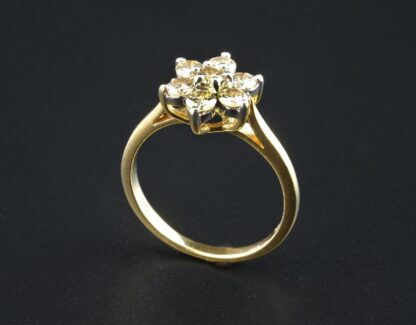 18ct Yellow Gold 1.00ct Diamond Cluster Ring