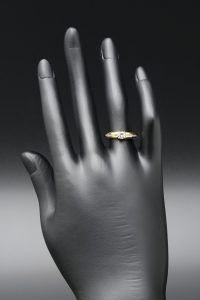 18ct Yellow Gold 0.40ct Round Diamond Solitaire Ring & Diamond Shoulders