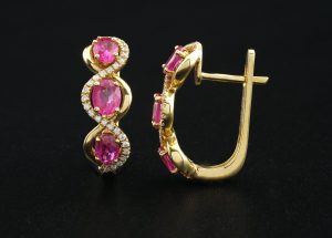 18ct Yellow gold ruby &#038; diamond drop earrings