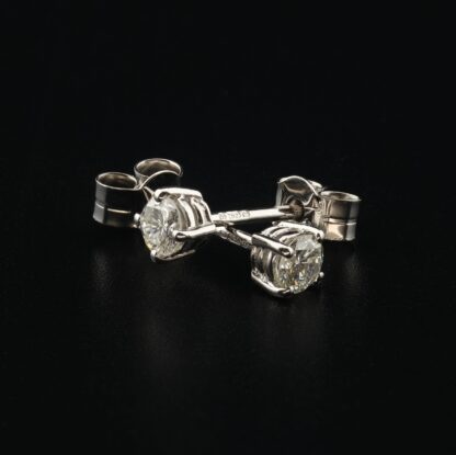 18ct White gold 0.32ct Round Diamond Studs