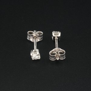 18ct White Gold 0.18ct Round Diamond Stud