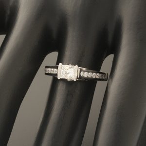 18ct Princess Cut 0.87ct Diamond Ring