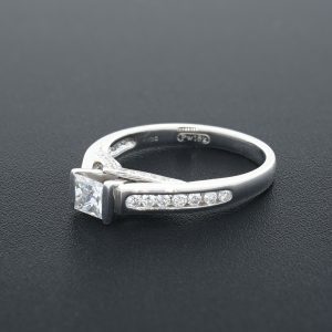 18ct Princess Cut 0.87ct Diamond Ring