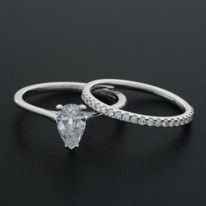 Platinum 0.77ct Pear Cut Diamond Bridal Set