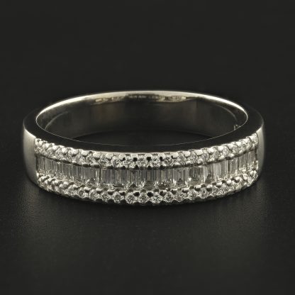 18ct White Gold 0.56ct Diamond Half Eternity Ring - Image 3