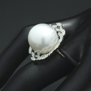 18ct White Gold Pearl &#038; Diamond Cluster Ring