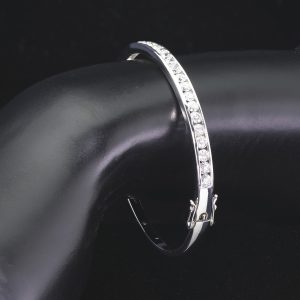 18ct White Gold 2.42ct Diamond Hinge Bangle