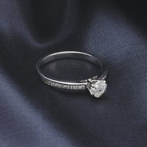 18ct White Gold 0.68ct Diamond Heart Ring
