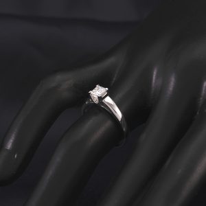 18ct White Gold 0.35ct Princess Cut Diamond Ring