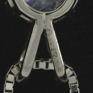 18ct White Gold 0.91ct Diamond Solitaire Necklace 18&#8243;