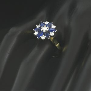 Vintage 1978 18ct Yellow Gold 1.50ct Sapphire & 0.46ct Diamond Cluster Ring