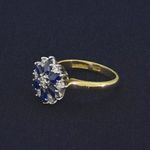 Vintage 1978 18ct Yellow Gold 1.50ct Sapphire & 0.46ct Diamond Cluster Ring