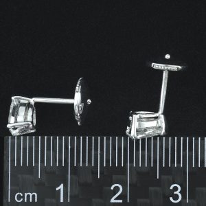 18ct White Gold 1.05ct Pear Shape Diamond Stud Earrings