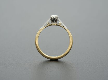 18ct Yellow & white gold 0.20ct diamond solitaire ring