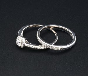 18ct White Gold 0.28ct Round Diamond Bridal Set