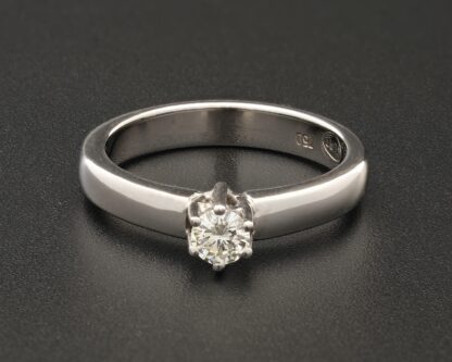 18ct White Gold 0.25ct Round Single Stone Diamond Ring