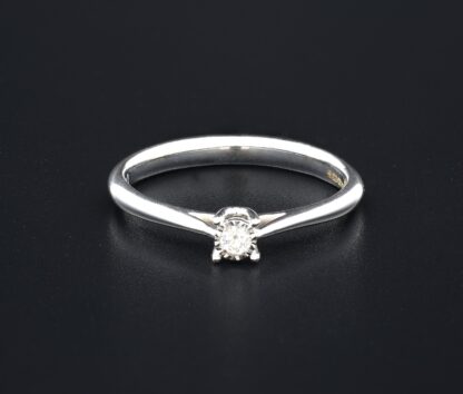 9ct White Gold 0.10ct Round Diamond Illusion Set Ring