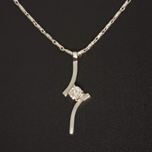 18ct White Gold 0.20ct Diamond Pendant &#038; Chain