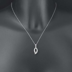 18ct White Gold 0.10ct Diamond Pendant &#038; Chain Set 18&#8243;