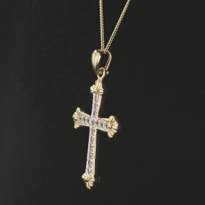 18ct Yellow Gold 0.50ct Diamond Cross Necklace 18&#8243;