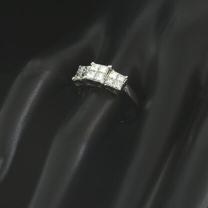 18ct White Gold 1.00ct Princess Cut Diamond Cluster Ring - Image 2