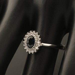 18ct White Gold Sapphire &#038; Diamond Cluster Ring
