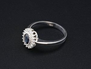 18ct White Gold Sapphire &#038; Diamond Cluster Ring