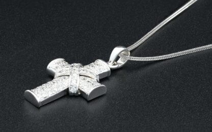 18ct White Gold 0.35ct cz Cross Pendant & Chain